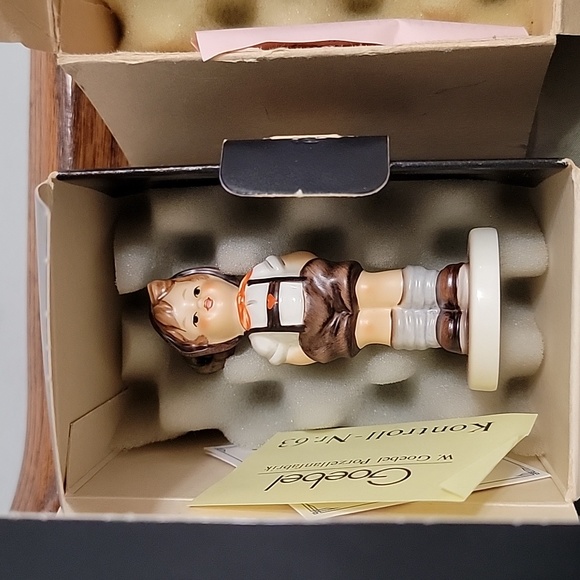 Hummels - Picture 2 of 16